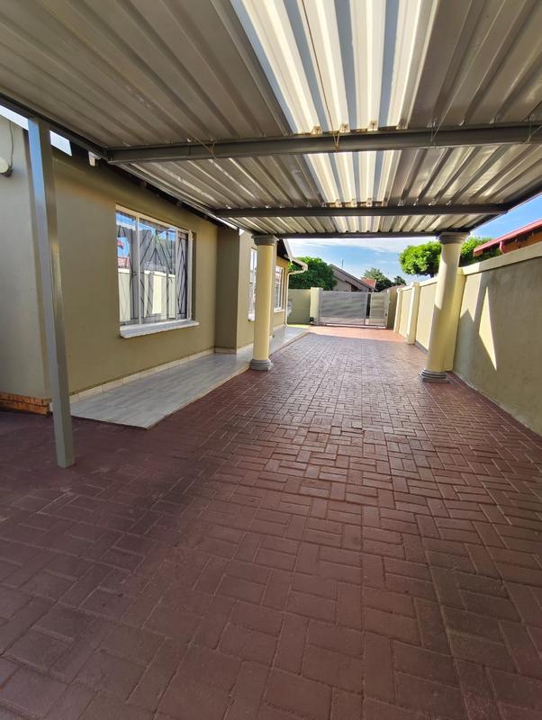 3 Bedroom Property for Sale in Geelhoutpark North West